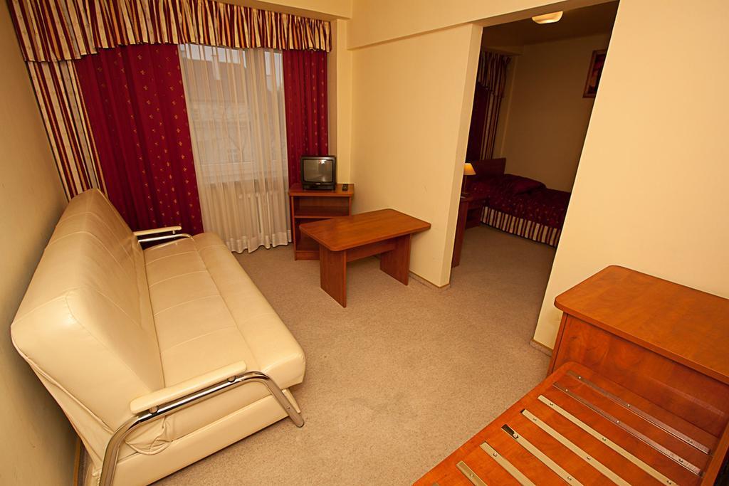 Hotel Accademia Ostrowiec Świętokrzyski Camera foto