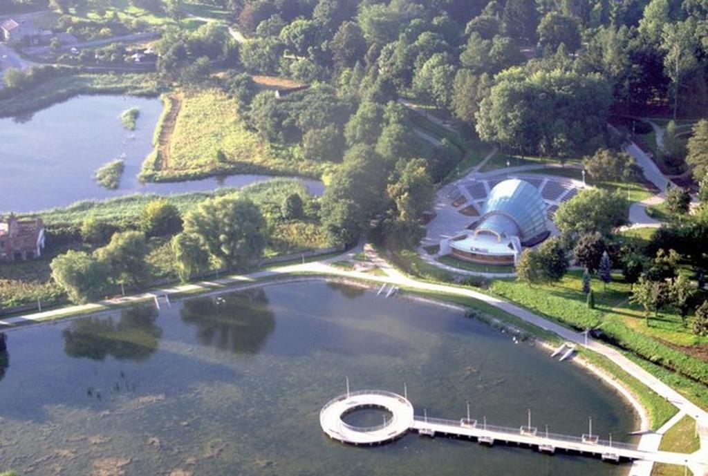 Hotel Accademia Ostrowiec Świętokrzyski Esterno foto