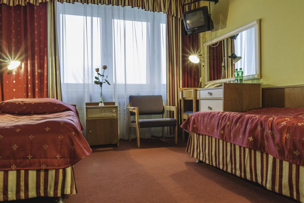 Hotel Accademia Ostrowiec Świętokrzyski Camera foto