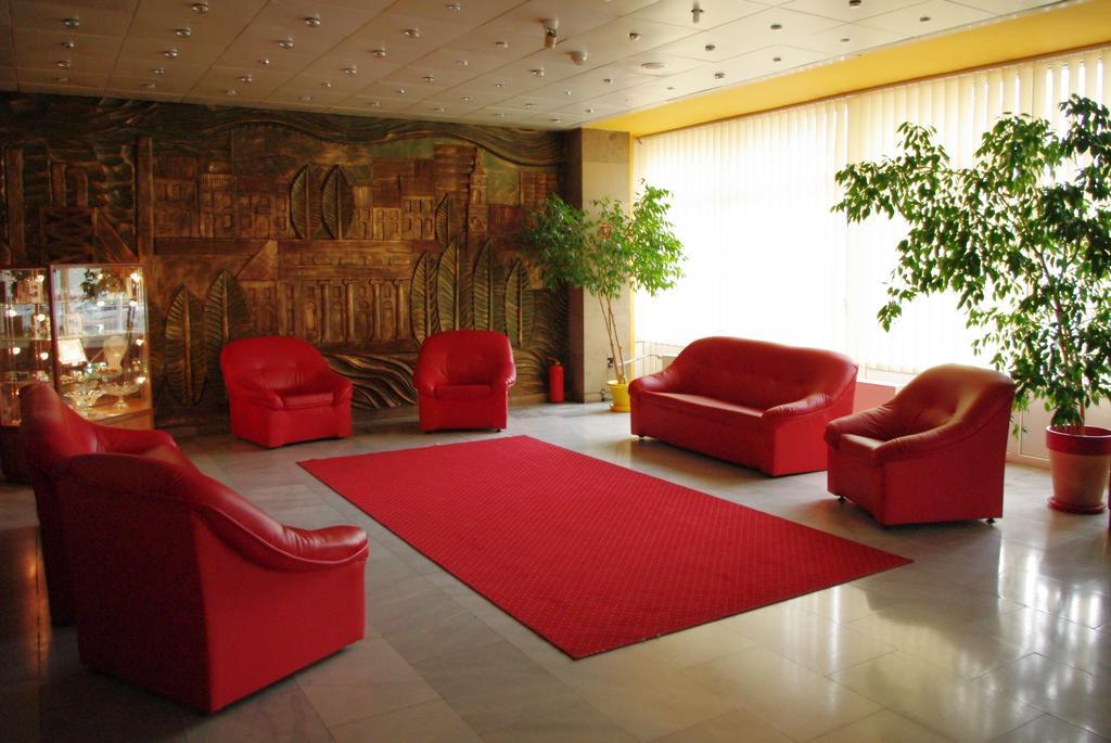 Hotel Accademia Ostrowiec Świętokrzyski Esterno foto