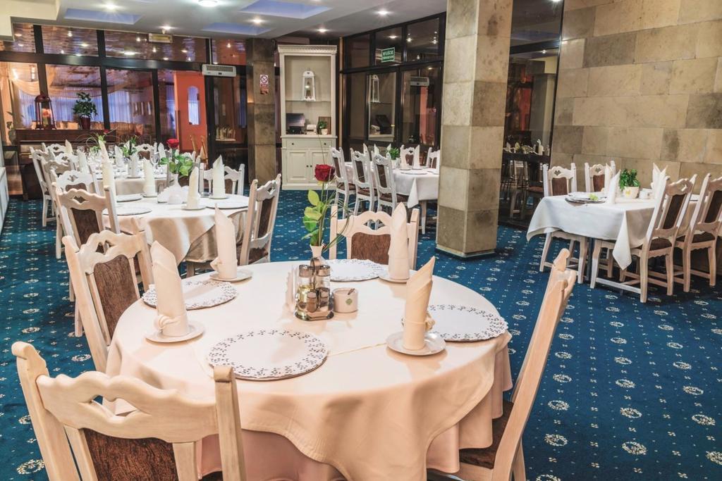 Hotel Accademia Ostrowiec Świętokrzyski Esterno foto