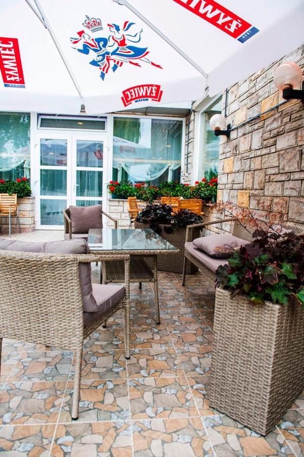 Hotel Accademia Ostrowiec Świętokrzyski Esterno foto